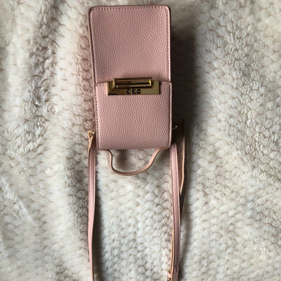 Light Pink knock off GBG LA Handbag\purse with built in wallet on back . - Picture 5 of 5